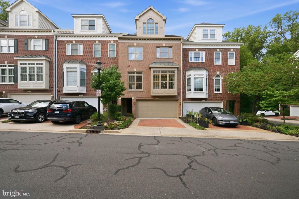 1719 22ND CT N, Arlington, VA 22209