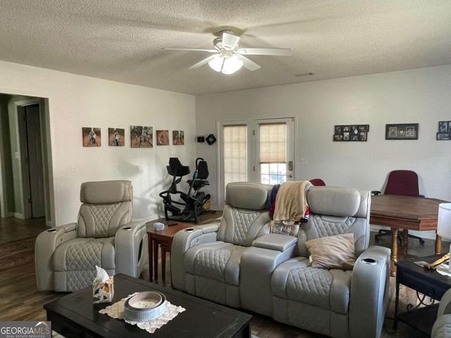 212 Rustin Street, Glennville, GA 30427