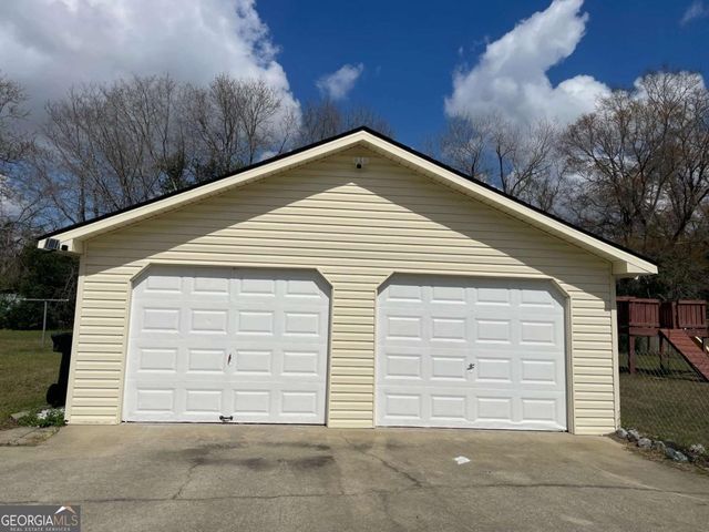 212 Rustin Street, Glennville, GA 30427