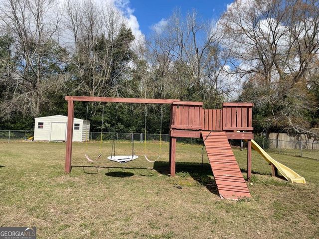 212 Rustin Street, Glennville, GA 30427