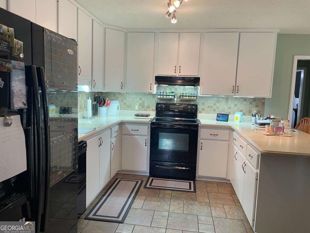 212 Rustin Street, Glennville, GA 30427