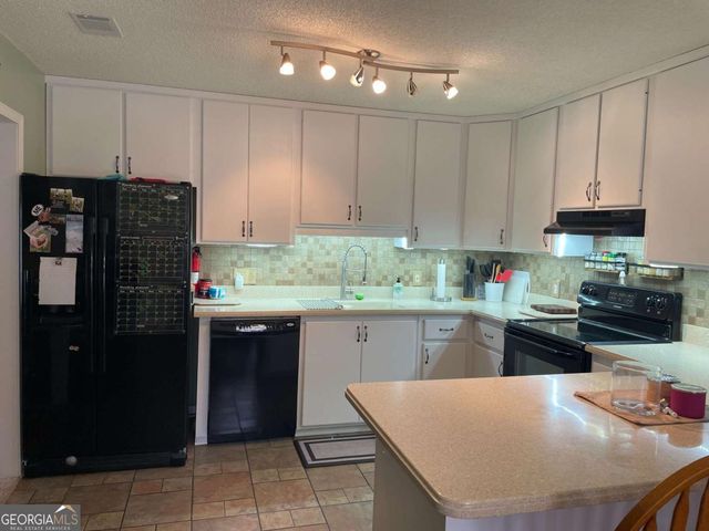 212 Rustin Street, Glennville, GA 30427