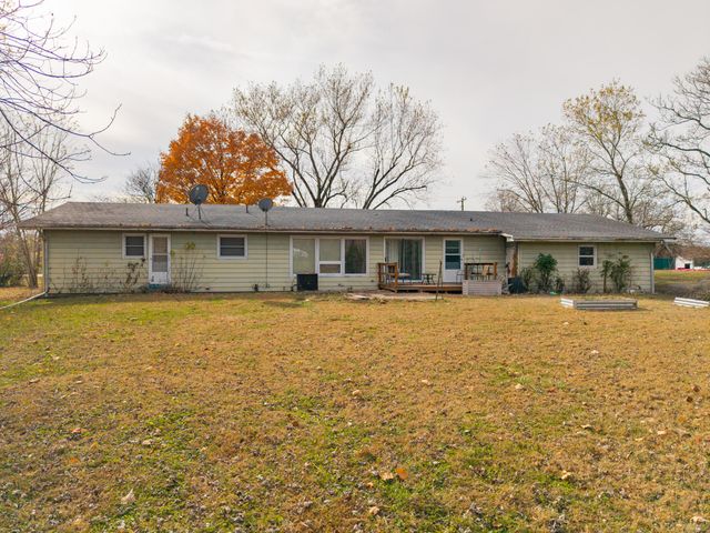 877 E Main Street, Willow Springs, MO 65793