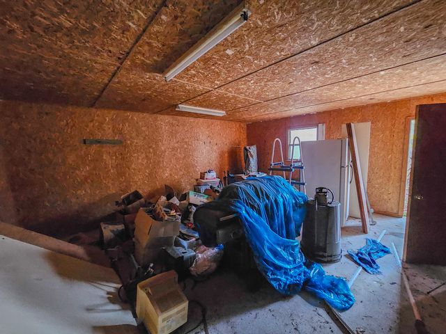 877 E Main Street, Willow Springs, MO 65793