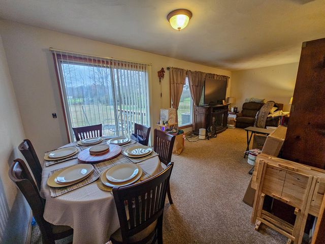 877 E Main Street, Willow Springs, MO 65793