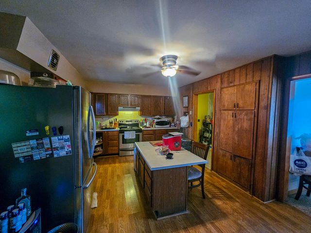 877 E Main Street, Willow Springs, MO 65793