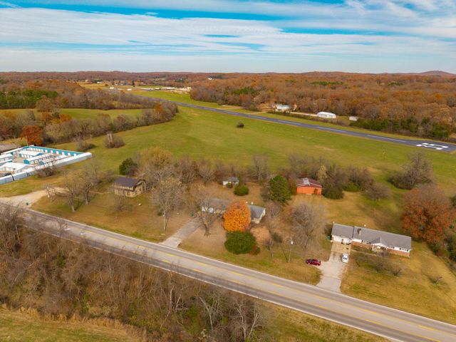 877 E Main Street, Willow Springs, MO 65793