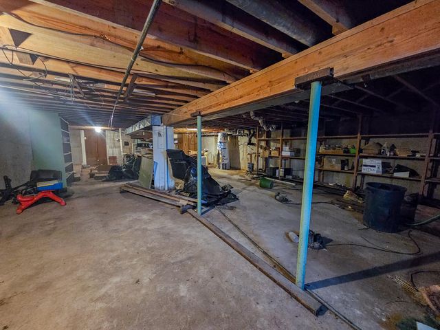 877 E Main Street, Willow Springs, MO 65793