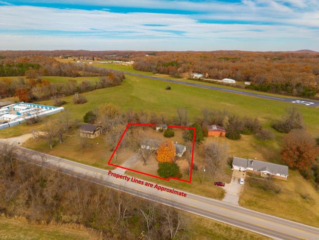 877 E Main Street, Willow Springs, MO 65793