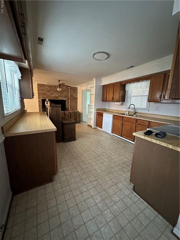 952 Ewell RD, Virginia Beach, VA 23455