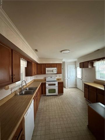 952 Ewell RD, Virginia Beach, VA 23455