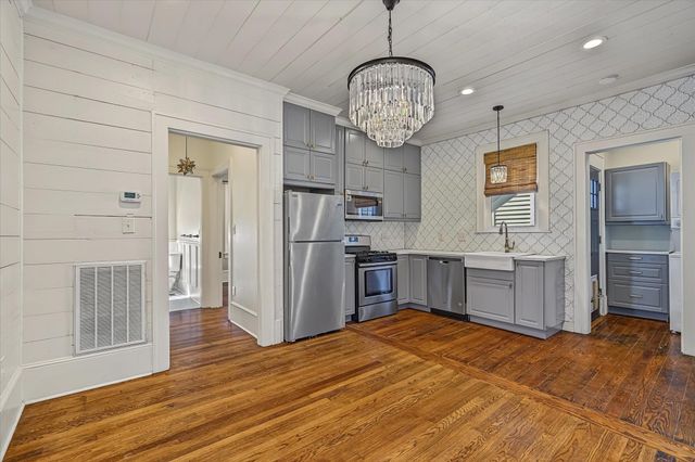 617 18th Street, Galveston, TX 77550
