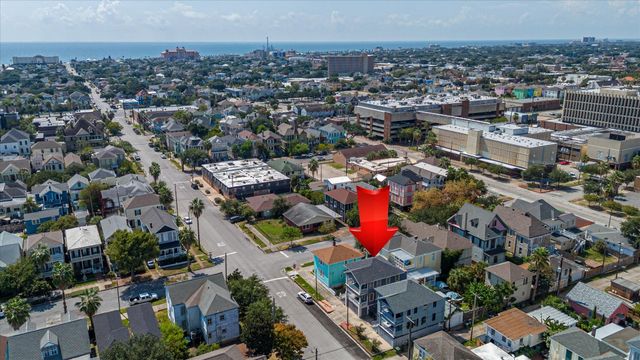 617 18th Street, Galveston, TX 77550