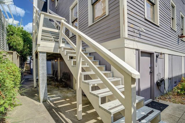 617 18th Street, Galveston, TX 77550