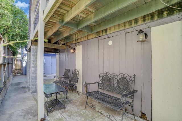 617 18th Street, Galveston, TX 77550
