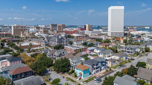 617 18th Street, Galveston, TX 77550