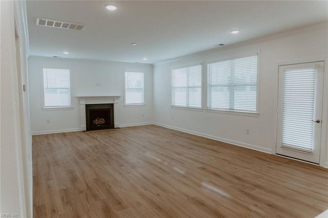 724 Crestfield DR, Chesapeake, VA 23320