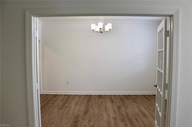 724 Crestfield DR, Chesapeake, VA 23320