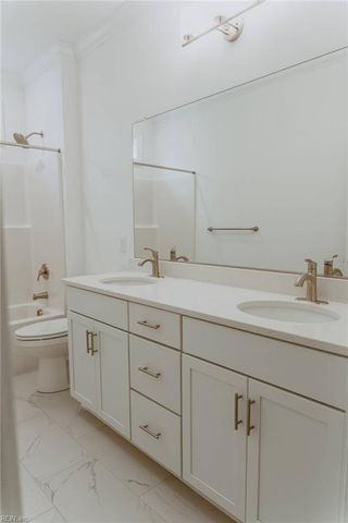 724 Crestfield DR, Chesapeake, VA 23320