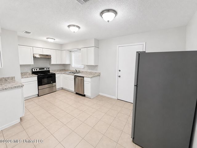 2613 W David Drive, Gulfport, MS 39503