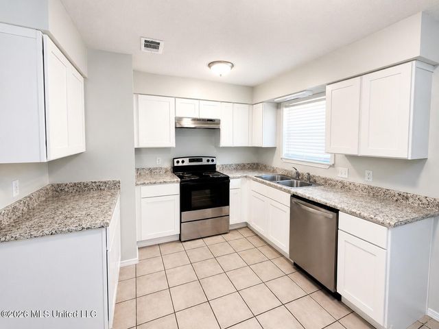 2613 W David Drive, Gulfport, MS 39503