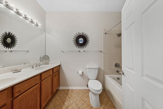 347 E 25th Place 1E, Chicago, IL 60616