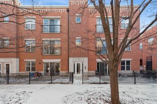 347 E 25th Place 1E, Chicago, IL 60616
