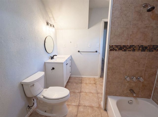 4526 S Horseshoe Trail, The Colony, TX 75056