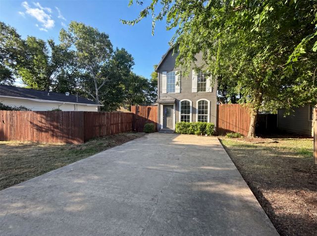 4526 S Horseshoe Trail, The Colony, TX 75056