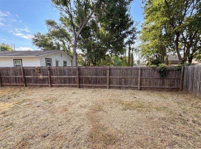 4526 S Horseshoe Trail, The Colony, TX 75056