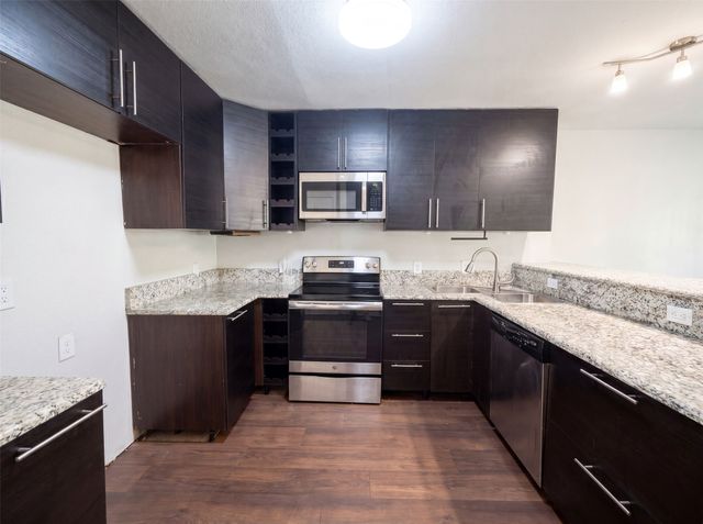 4526 S Horseshoe Trail, The Colony, TX 75056
