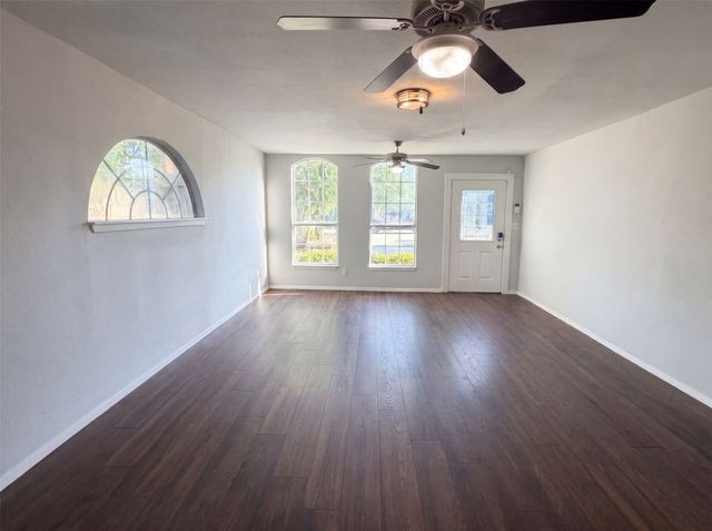 4526 S Horseshoe Trail, The Colony, TX 75056