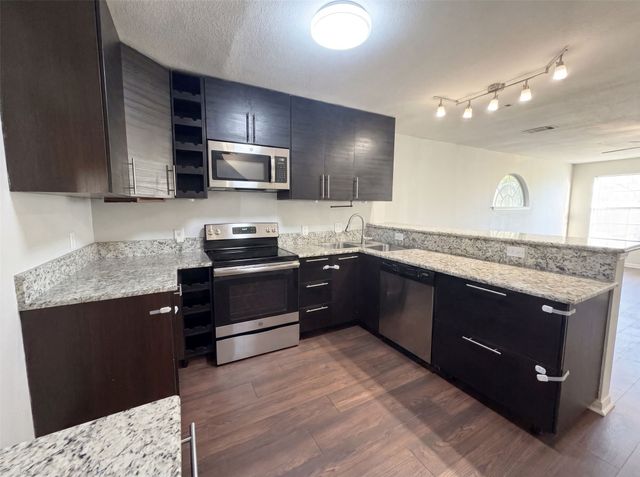 4526 S Horseshoe Trail, The Colony, TX 75056