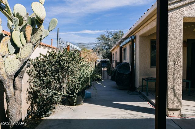 1651 N Pima Court, Tucson, AZ 85716