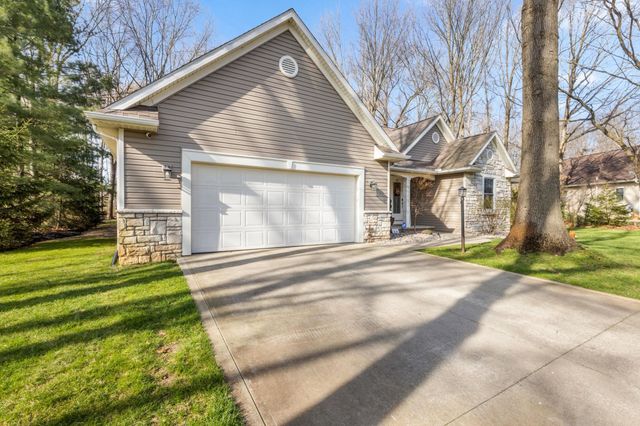 13745 Ranier Drive, Middlebury, IN 46540