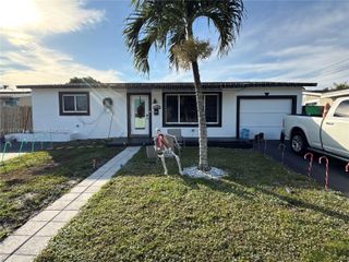 2485 NW 84th Way, Sunrise, FL 33322