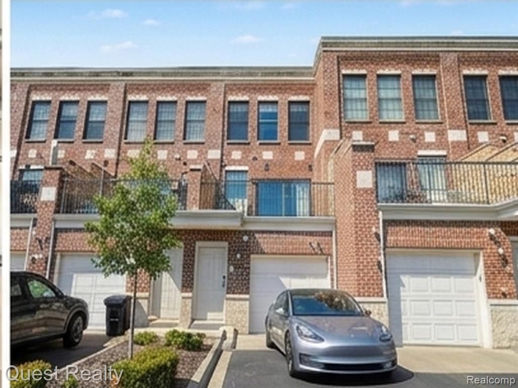 218 Mill Street, Rochester, MI 48307