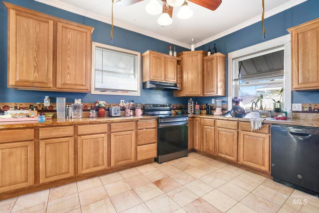 242 8th Ave E, Twin Falls, ID 83301