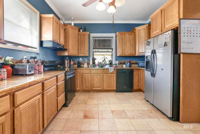 242 8th Ave E, Twin Falls, ID 83301