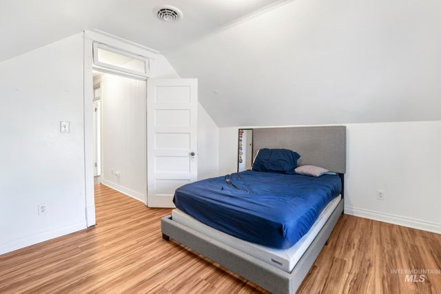 242 8th Ave E, Twin Falls, ID 83301