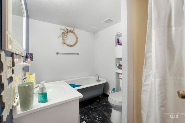 242 8th Ave E, Twin Falls, ID 83301