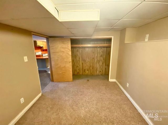 242 8th Ave E, Twin Falls, ID 83301