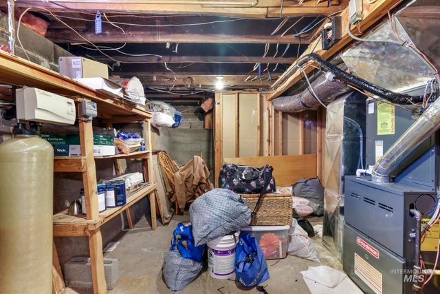 242 8th Ave E, Twin Falls, ID 83301