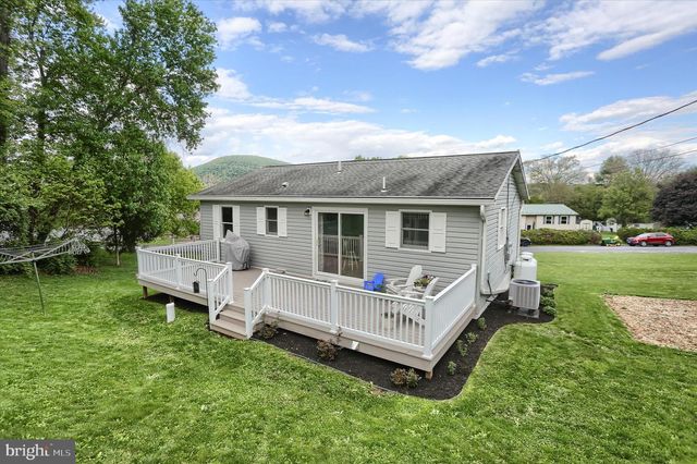 755 GREEN HILL DR, Newport, PA 17074