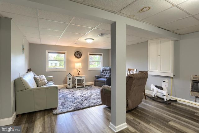 755 GREEN HILL DR, Newport, PA 17074