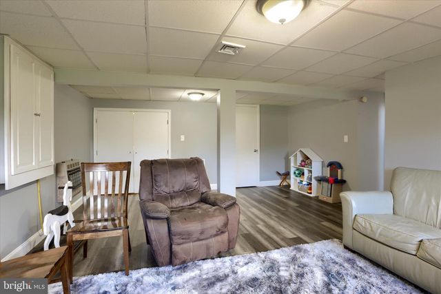 755 GREEN HILL DR, Newport, PA 17074
