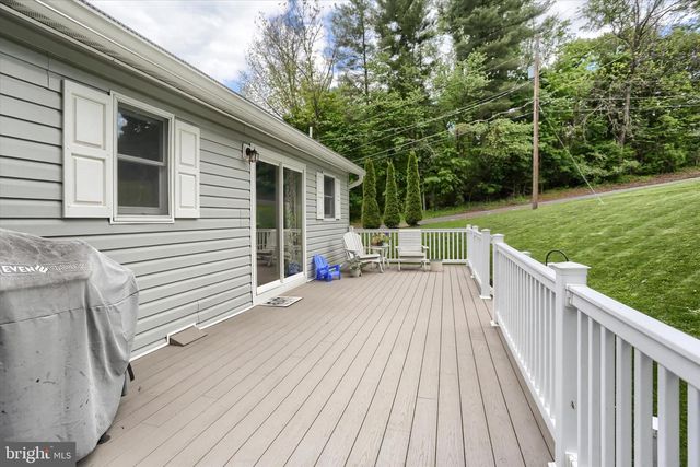 755 GREEN HILL DR, Newport, PA 17074
