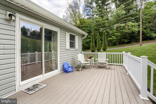 755 GREEN HILL DR, Newport, PA 17074