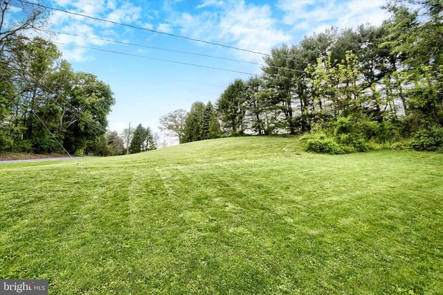 755 GREEN HILL DR, Newport, PA 17074