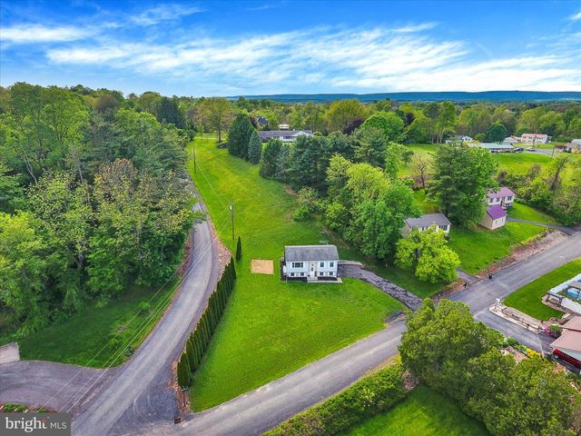 755 GREEN HILL DR, Newport, PA 17074